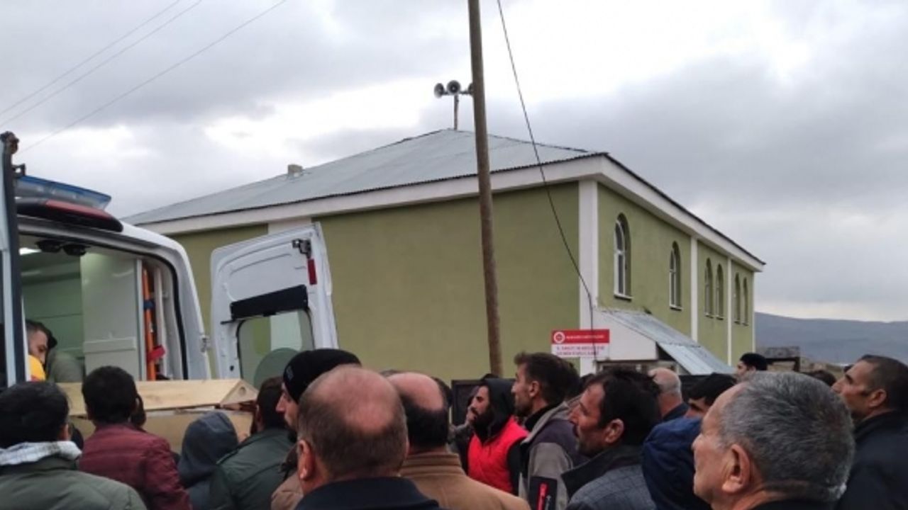 Otobüs kazasında hayatını kaybeden Nevzat Taş Muradiye’de toprağa verildi