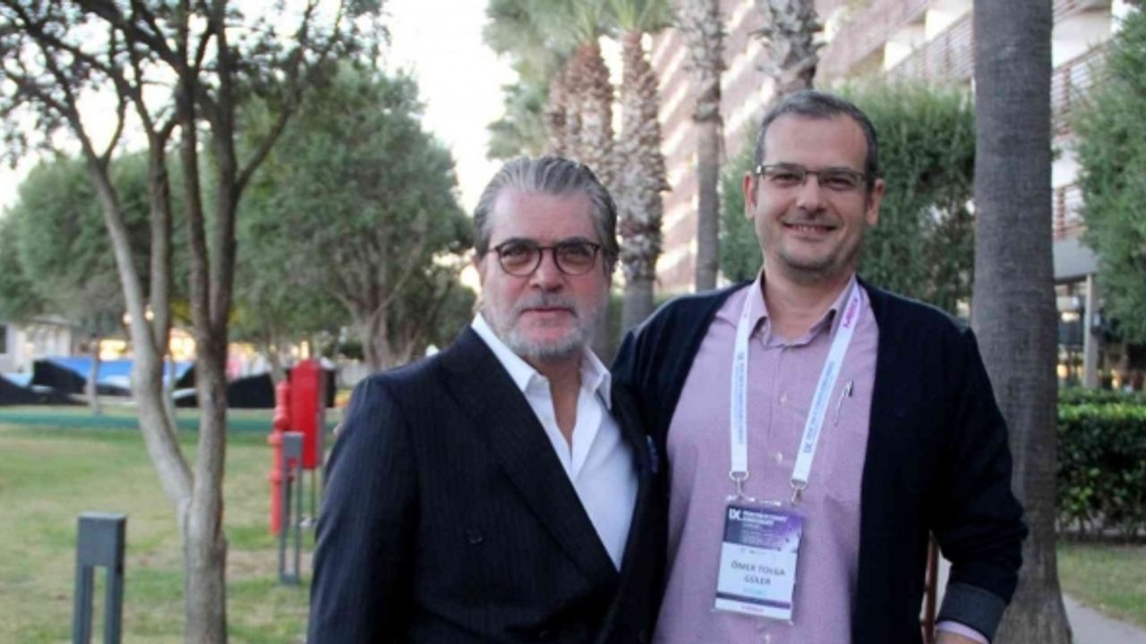 Ünlü profesör 43 yıl önce doğumunu yaptırdığı bebek ile meslektaş oldu