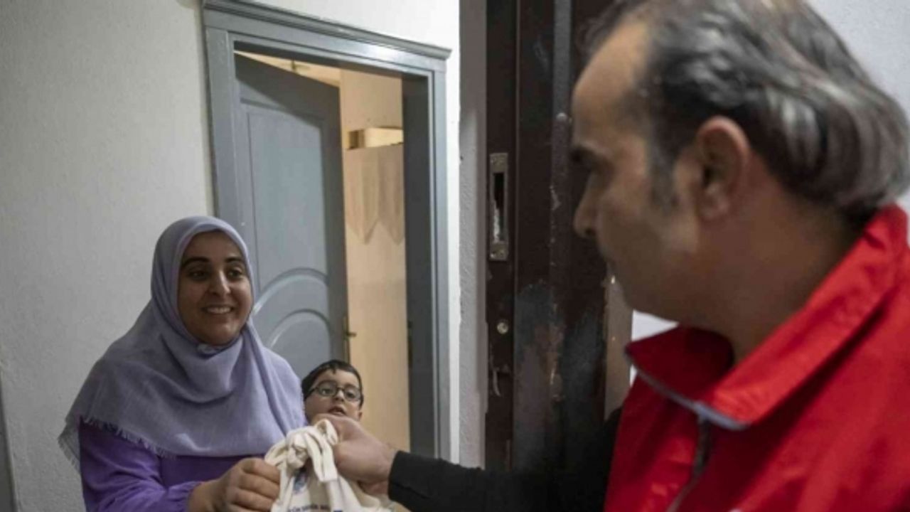 Mersin’de 30 bin aileye ’El Bebek Gül Bebek’ paketi ulaştı