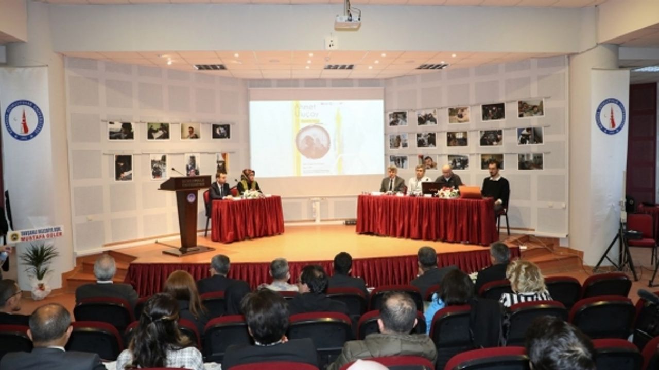 Türk sinemasının bilge yönetmeni anısına sergi ve panel