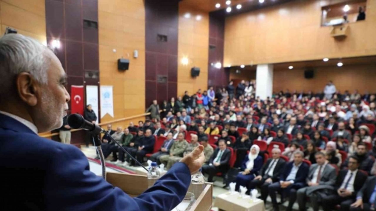 Yazar Mustafa Turan: “Okumanın zamanı ve zemini yoktur”