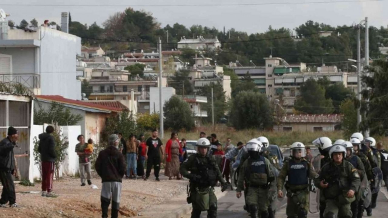 Yunanistan’da 16 yaşındaki genci vuran polis hakim karşısında