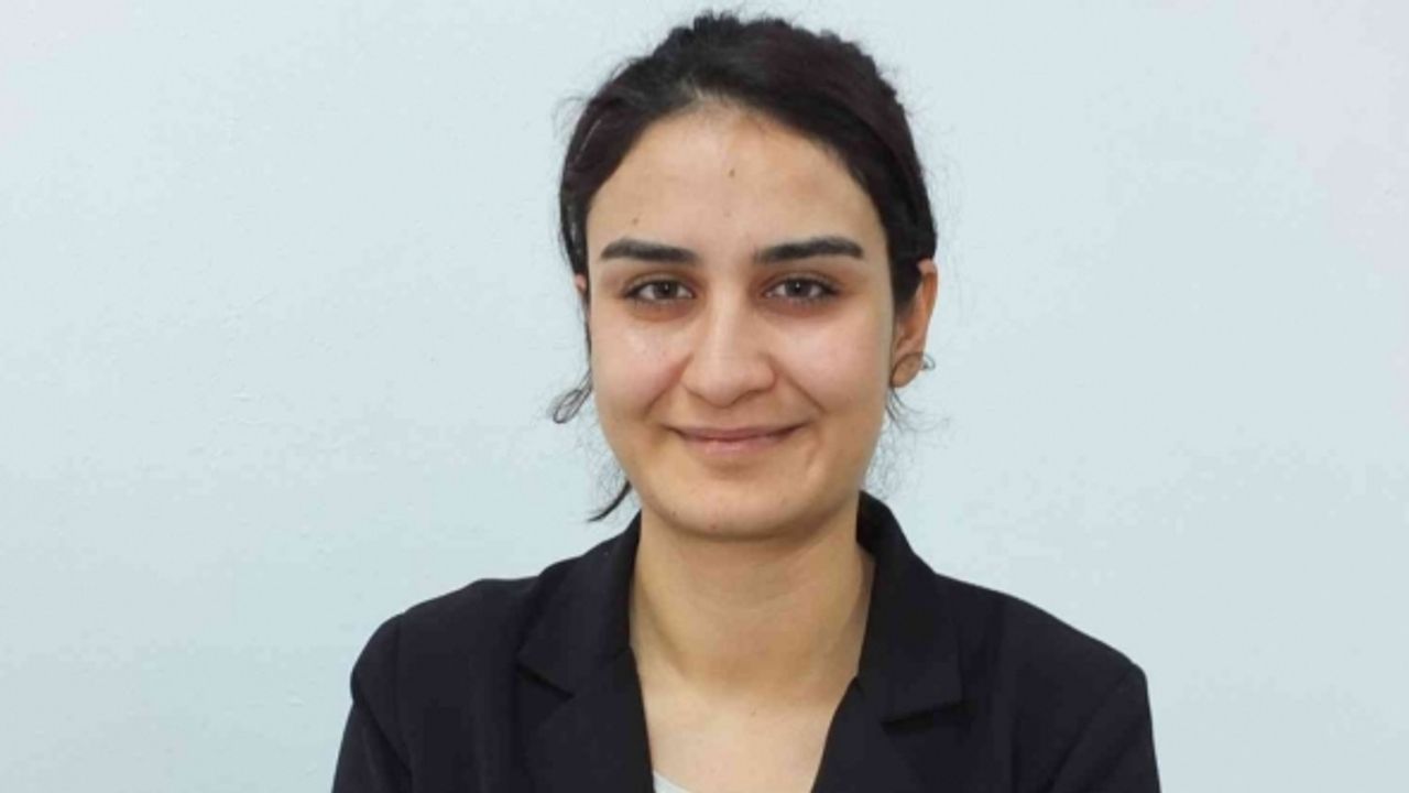 Burhaniye’ de genç tekniker kök boyanın kitabını yazıyor