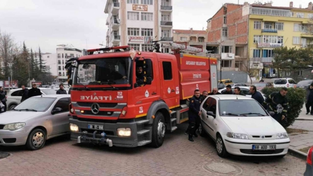 Depoda çıkan yangın itfaiye ve vatandaş seferberliğiyle söndürüldü