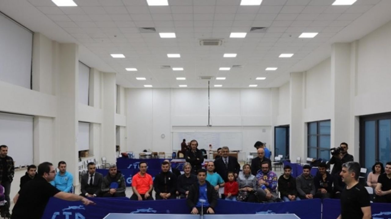 FÜ’de personel arası masa tenisi turnuvası sona erdi