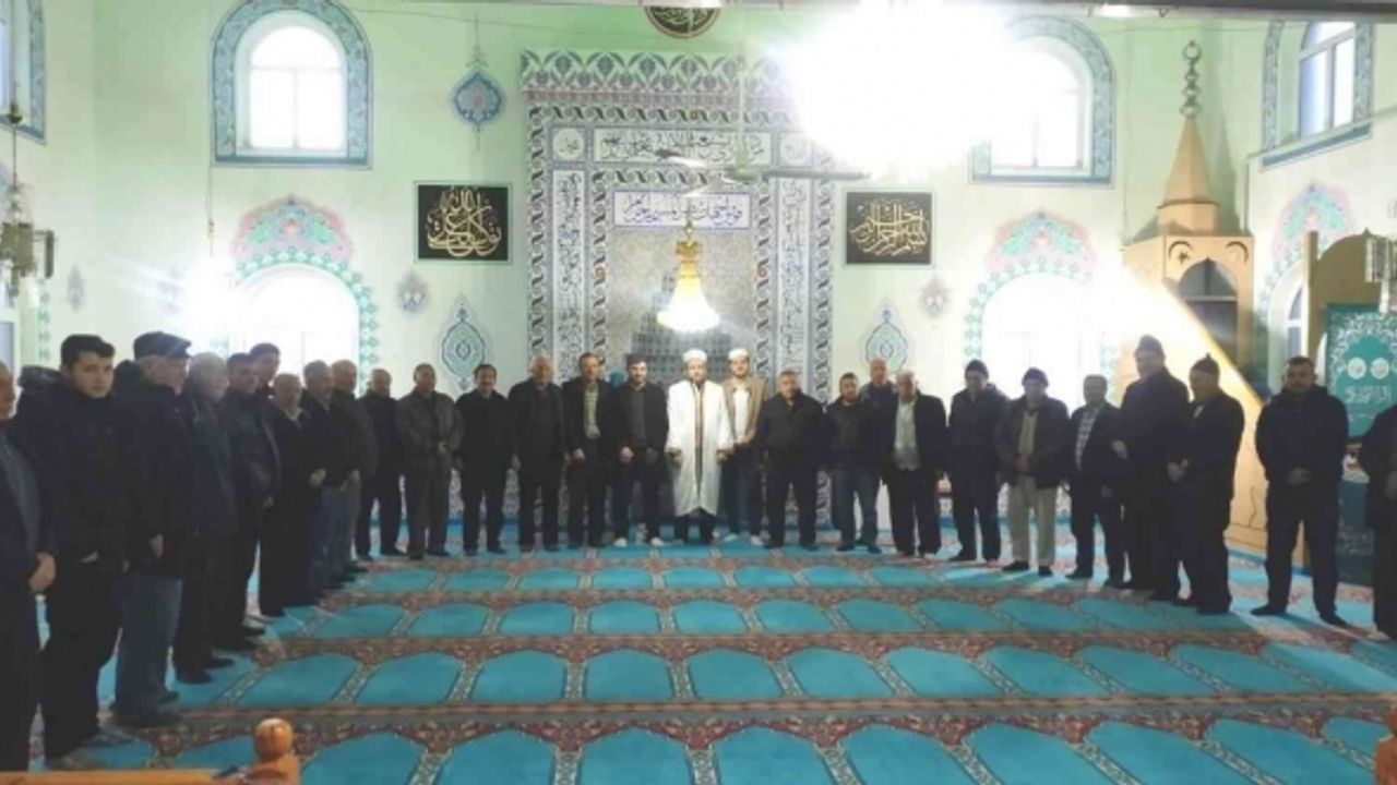 Hisarcık Şeyhler köyünde sabah namazı buluşması ve yağmur duası