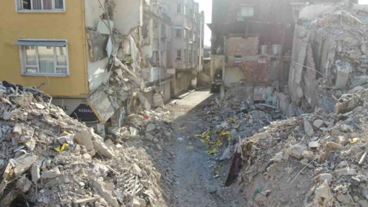 Deprem sonrası "eski Antakya evleri" yerle bir oldu