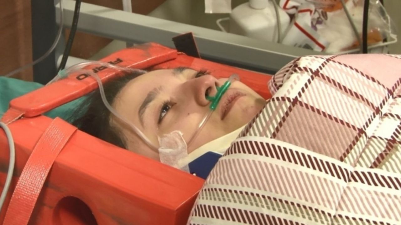 Depremin 248. saatinde enkazdan çıkarılan 17 yaşındaki Aleyna Ölmez konuştu