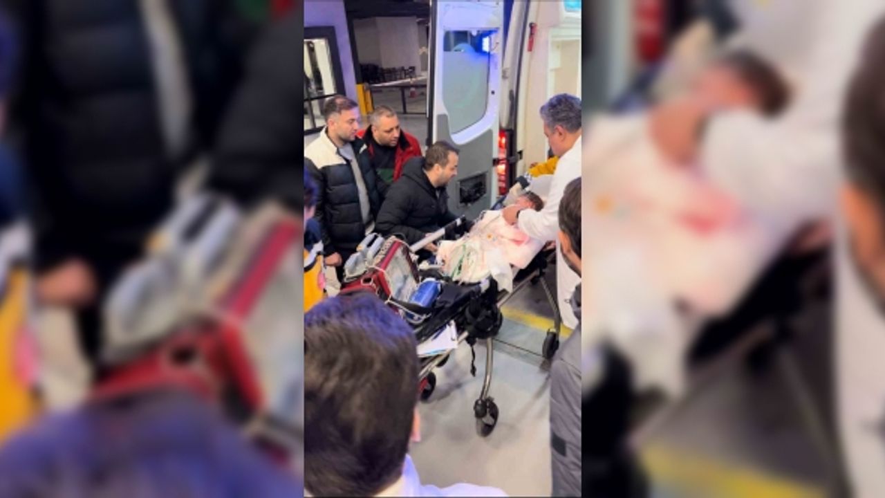 Enkazdan çıkarılan 11 aylık Berk bebek Çam ve Sakura Şehir Hastanesine getirildi