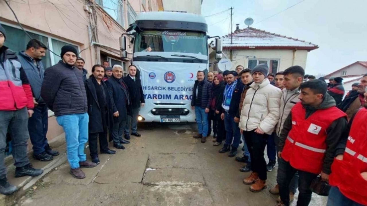 Hisarcık’tan iki yardım tırı deprem bölgesine yola çıktı