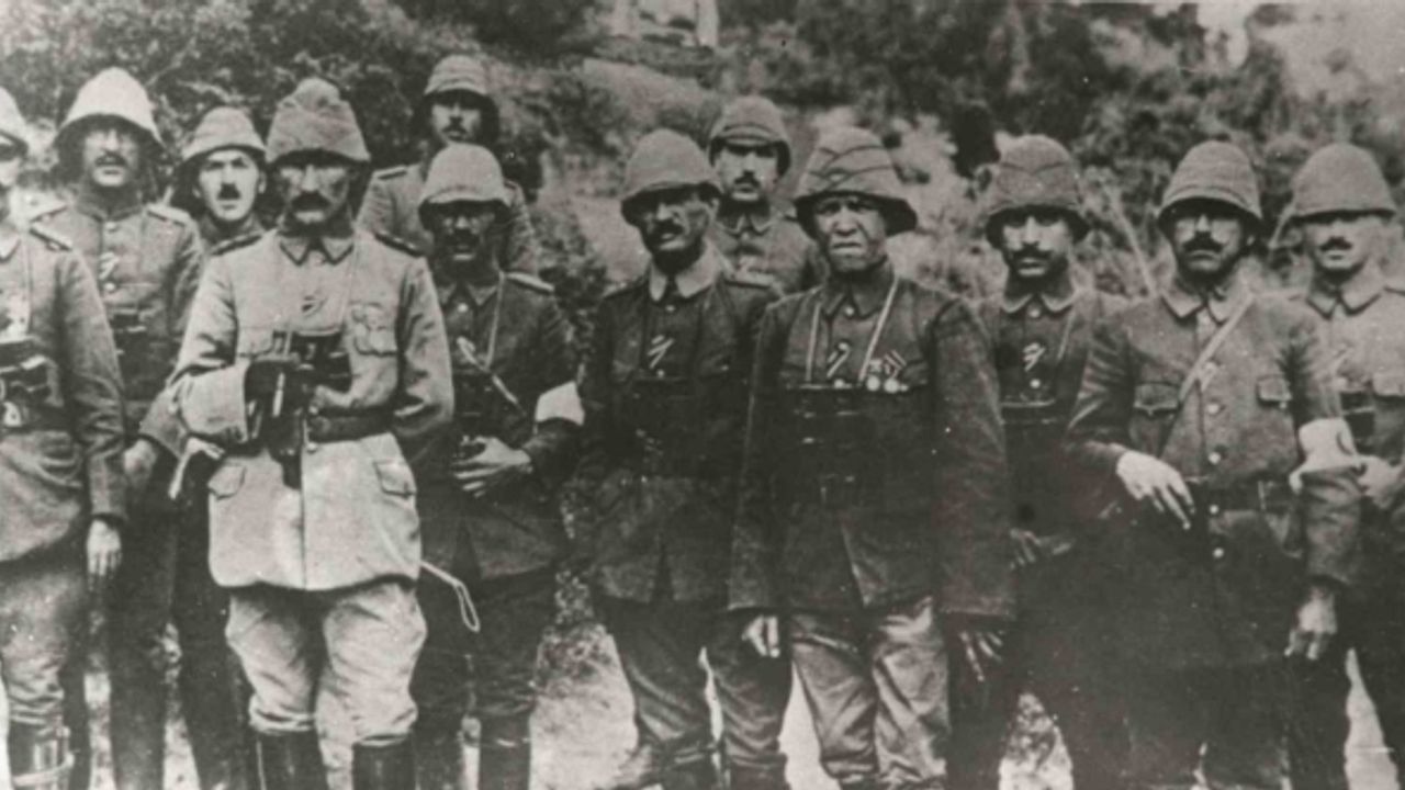 (Özel) Anafartalar Kahramanı Mustafa Kemal Atatürk cephede savaşırken, 2 bine yakın emir yazdı