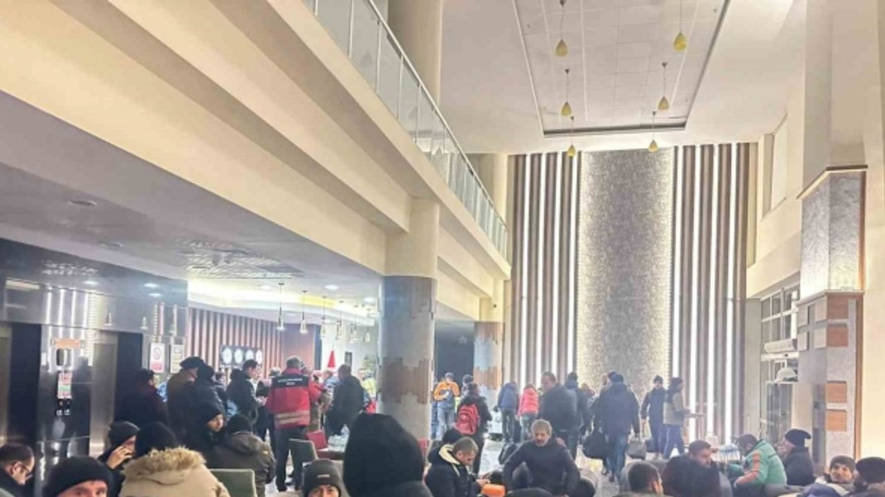 Perre Uygulama Oteli depremzedelere ev sahipliği yapıyor