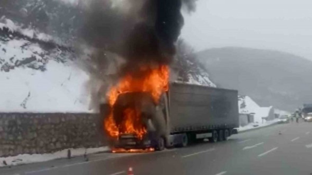 Samsun’da motor yağı yüklü tır alev alev yandı