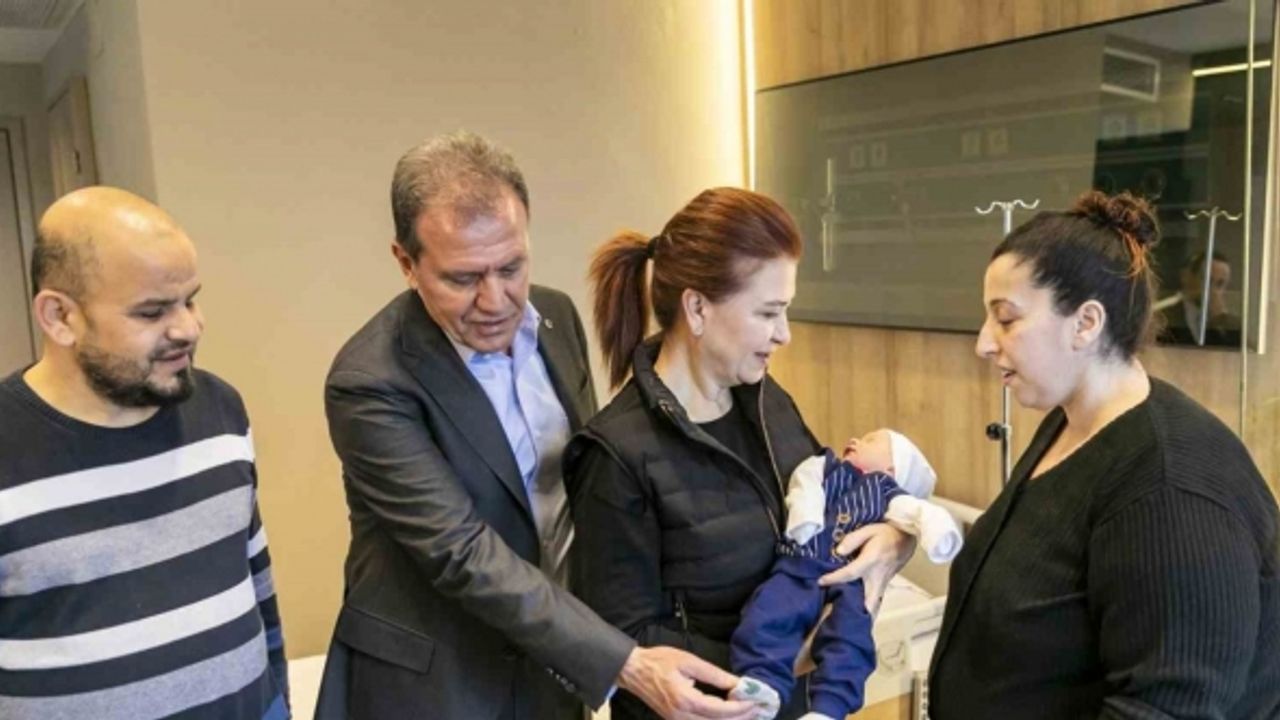 Seçer, sezaryenle doğan minik Ali Eren ile buluştu