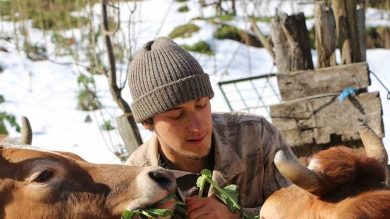 Şehir hayatından sıkıldı, 10 yaşında köyde yaşamaya başladı