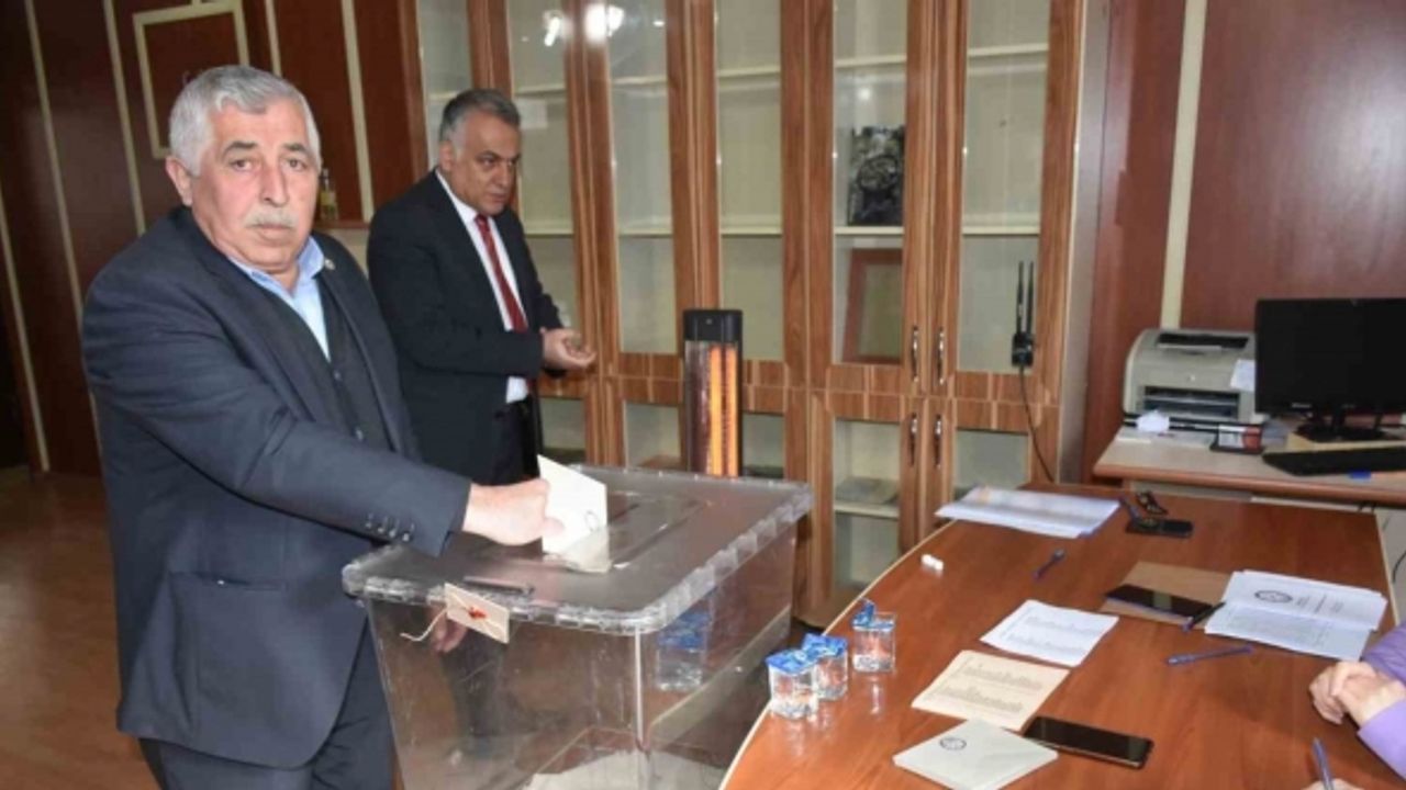 Tosya Ziraat Odası Başkanı Kadri Eken güven tazeledi