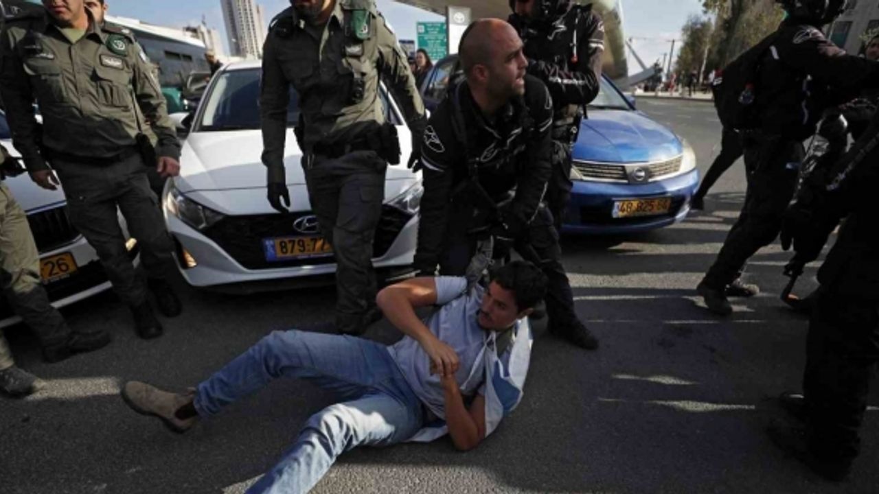 Aşırı sağcı İsrailli bakanlar destekçilerini yargı reformuna destek için sokağa çağırdı