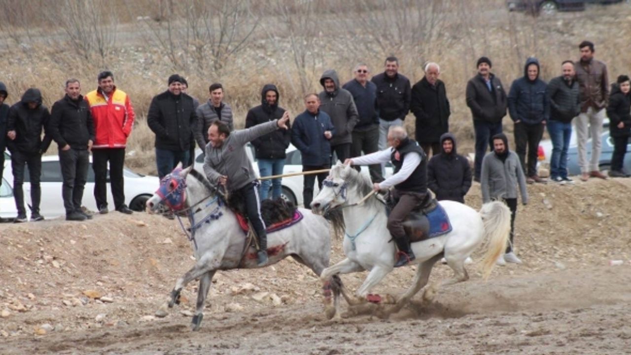 Ata sporu cirite fırtına bile engel olamadı