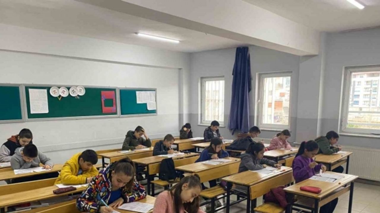 Barbaros Şehit Mehmet Savunmaz Ortaokulunda kaybedeni olmayan yarışma