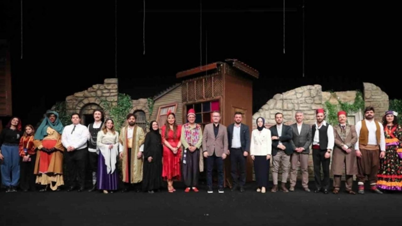Başakşehir Tiyatro Akademisi’nde ki genç yetenekler en seçkin 231 oyunu, 120 bin 990 sanatseverle buluşturdu