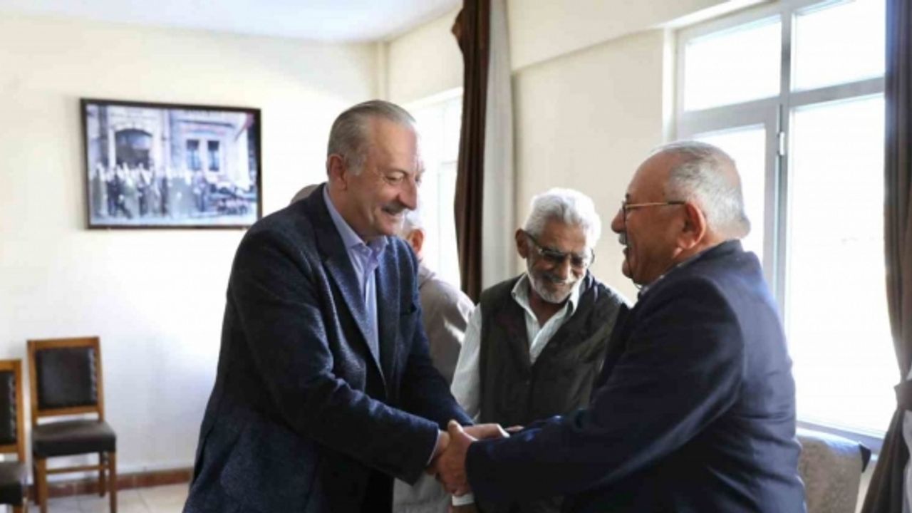 Başkan Atabay, Huzurevi’nde yaşlılar ile bir araya geldi