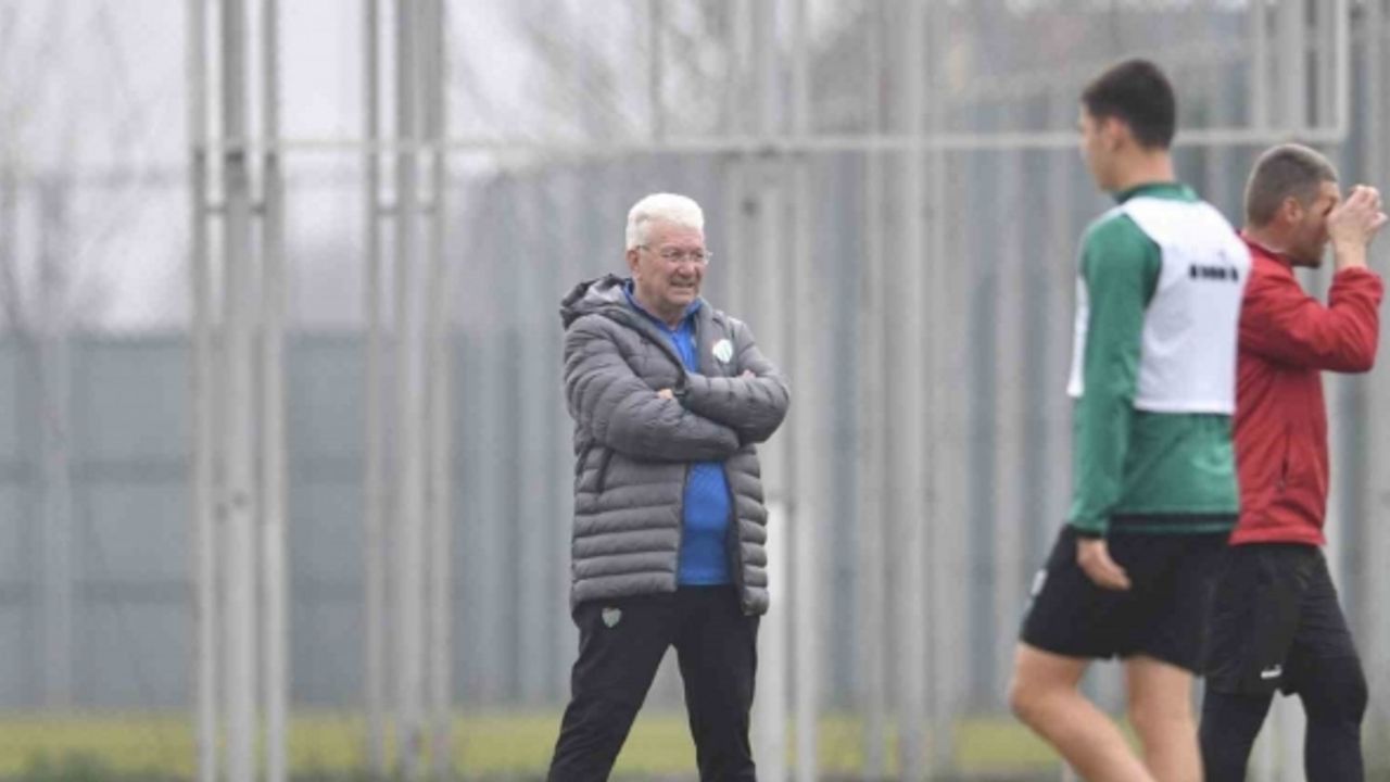 Bursaspor’da Teknik Direktör İsmail Ertekin’le yollar ayrıldı