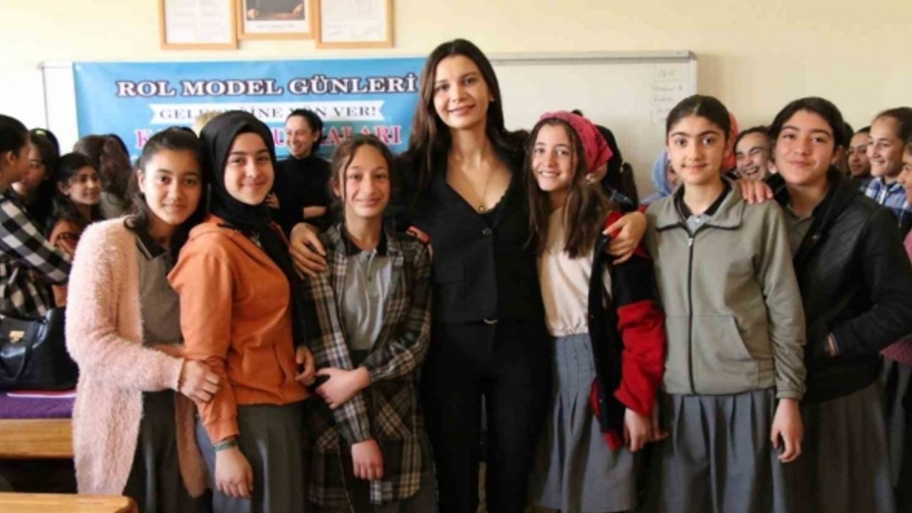 Erciş’te kadın ve öğrenciler rol modelleriyle buluşturuluyor