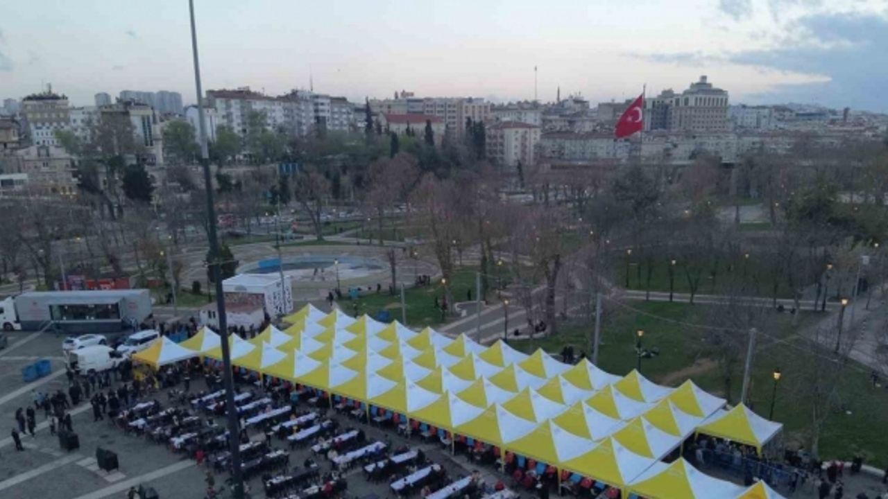 Gaziantep’te iftar çadırlarında günlük 15 bin kişi ağırlanıyor