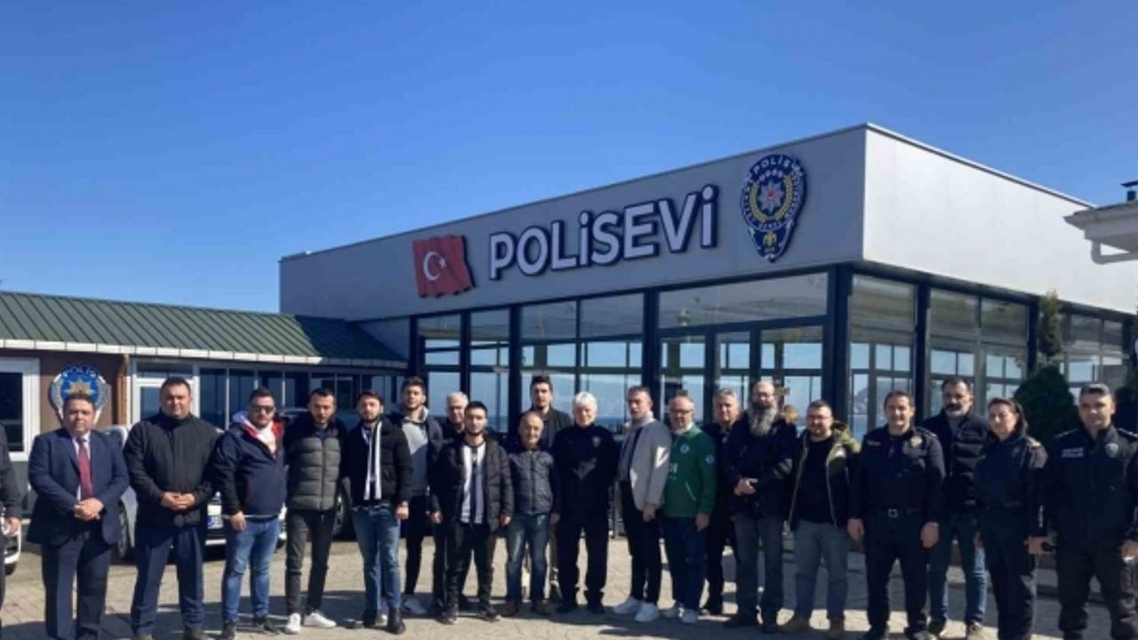 Giresun Emniyet Müdürü Recep Güzelyazıcı, taraftar grubu temsilcileriyle bir araya geldi