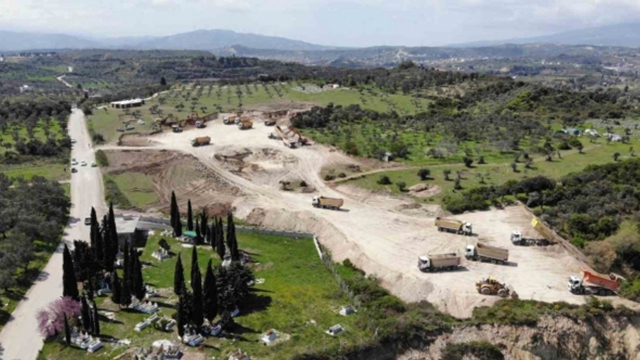 Hatay’da Defne Devlet Hastanesi’nin inşa çalışmaları gece gündüz devam ediyor