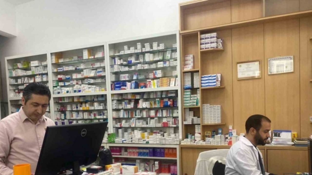 Heimlich manevrasıyla küçük çocuğu kurtaran eczacı: "Tüm vatandaşların öğrenmesi lazım"