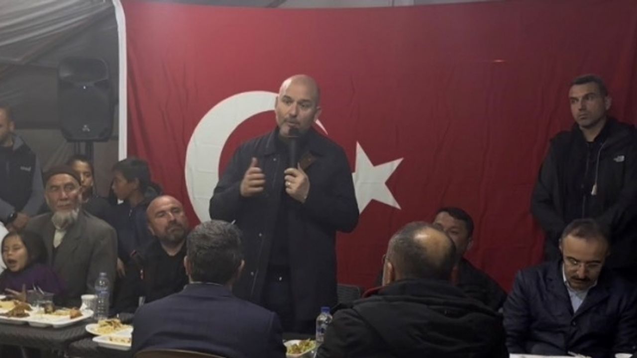 İçişleri Bakanı Soylu: “Hatay’da günde 8 bin kamyondan fazla enkaz taşınıyor”
