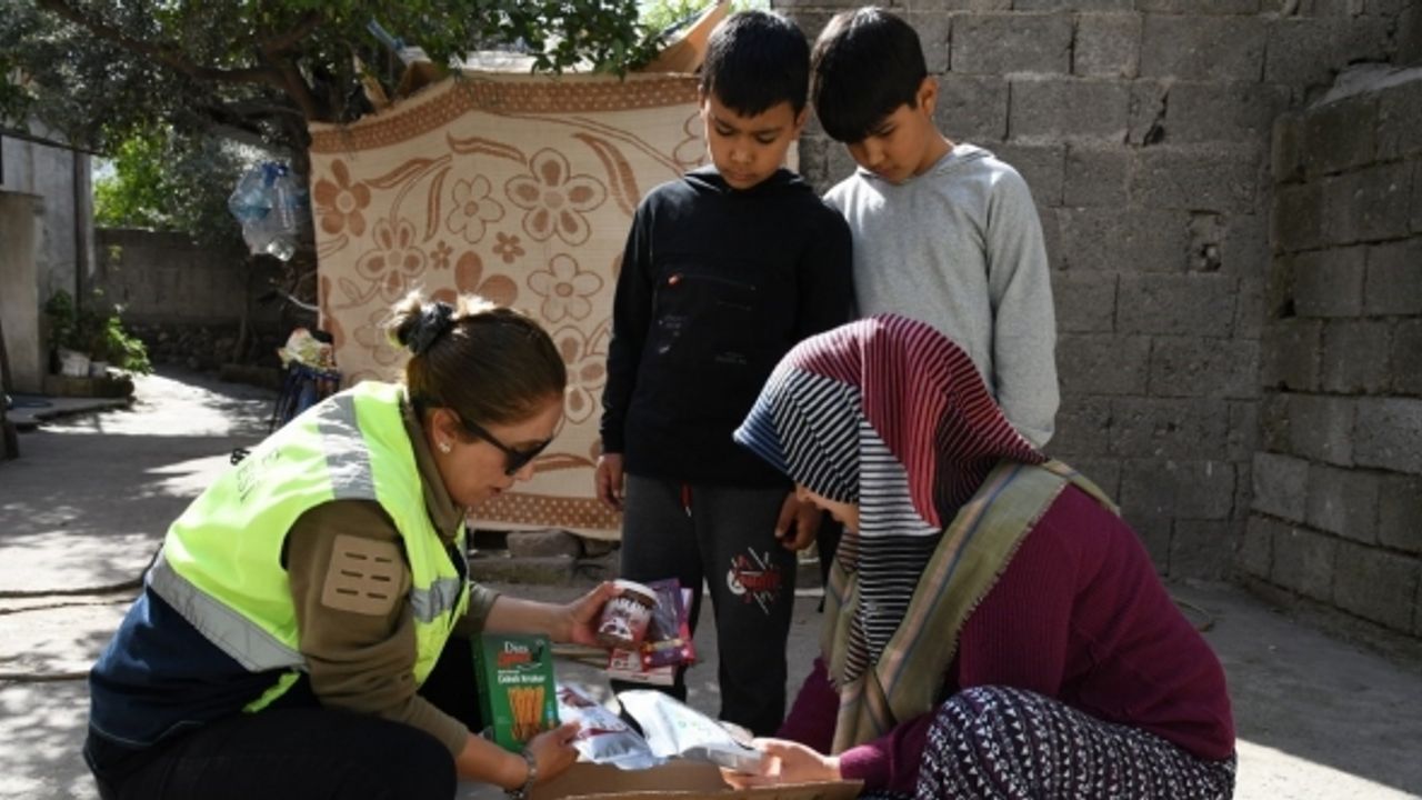 İzovalerik asidemi tanısı konan Arda Eymen’e özel yiyeceklerini Osmaniye Belediyesi ulaştırdı