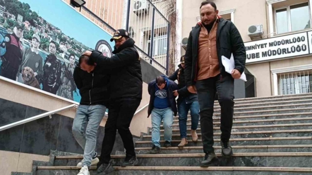 Kadıköy’de 88 yaşındaki vatandaşı arayıp 500 bin TL dolandıran iki şüpheli yakalandı