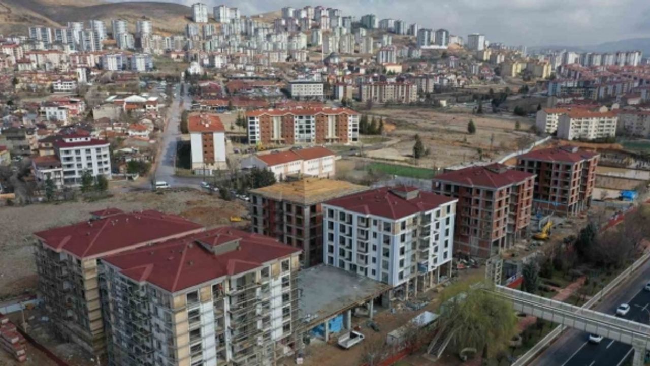 Kentsel dönüşüm örneği gösteren Elazığ’da konutlar hızla yükseliyor