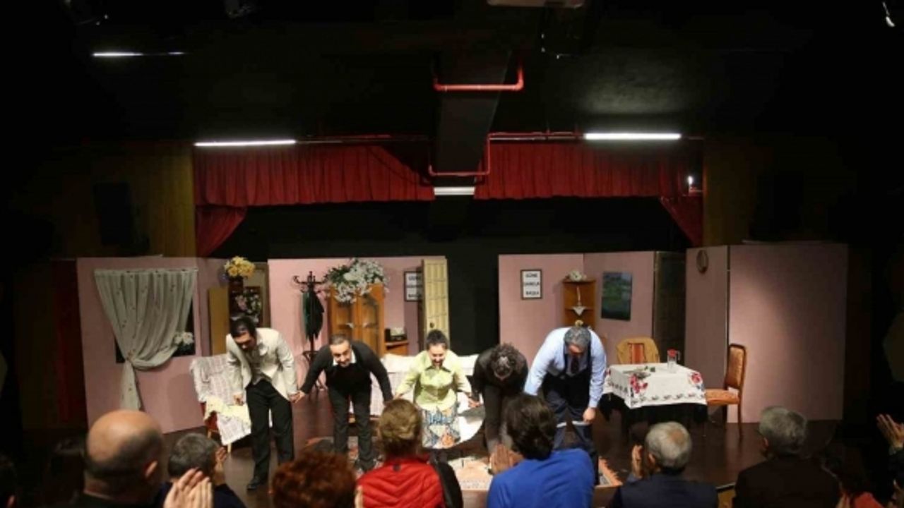 Merkezefendi Kent Tiyatrosu ikinci kez tiyatro severlerle buluşacak