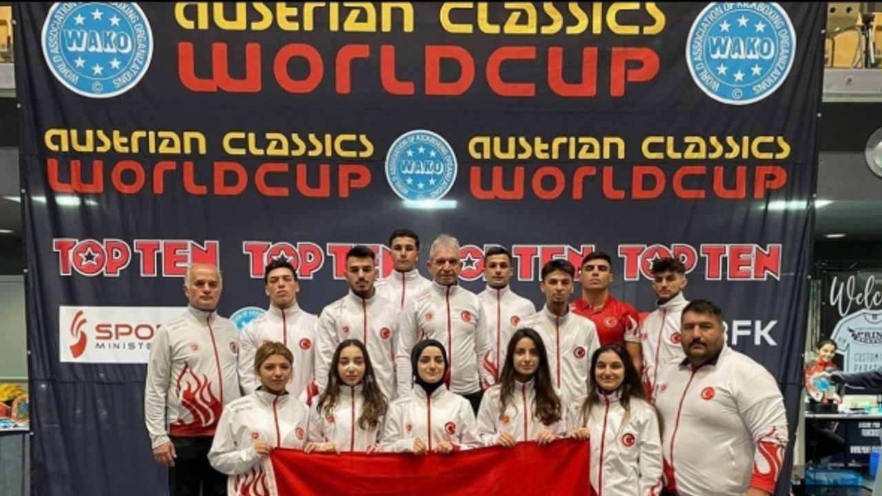 Milli kick boksçu Efe Aydın, Avusturya’da dünya ikincisi oldu