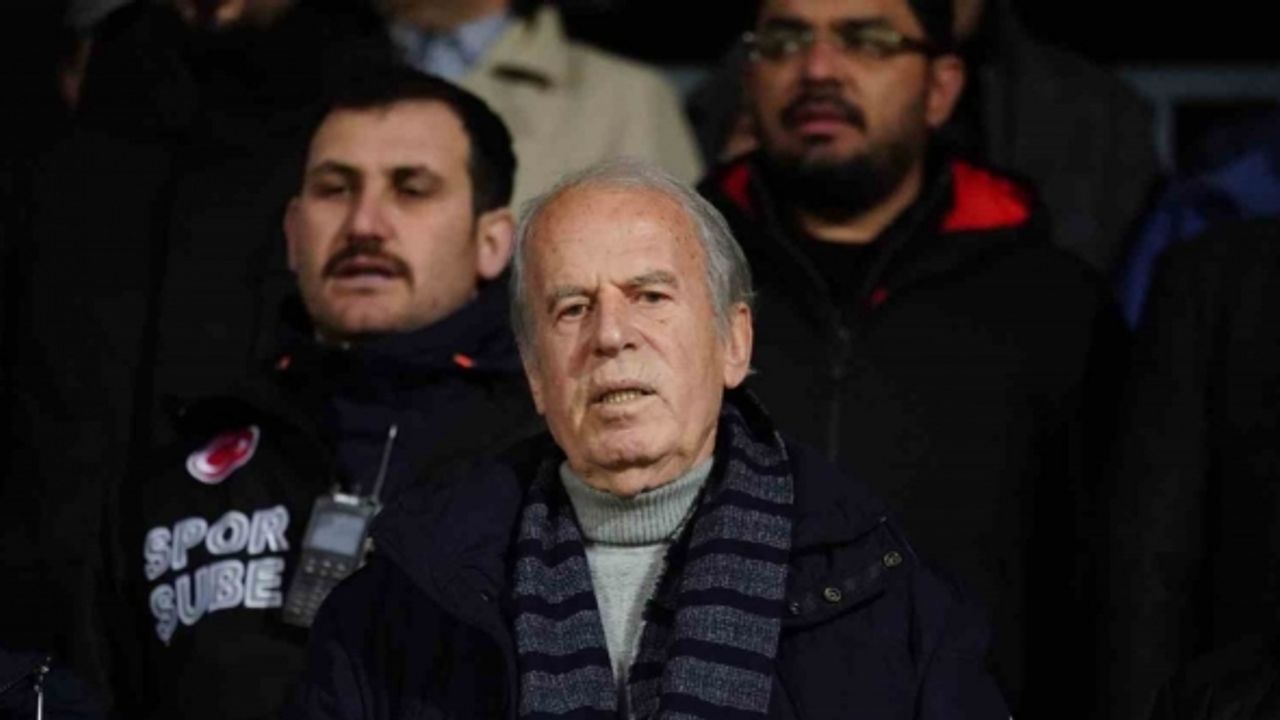 Mustafa Denizli, Eyüpspor-Altay maçını tribünden takip etti
