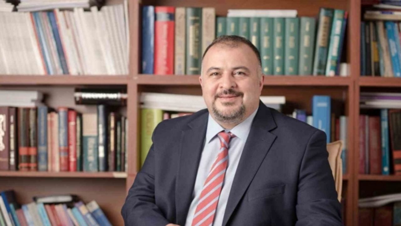 Prof. Dr. Akyol: "Sigara, alkol ve sağlıksız beslenme kolon kanseri açısından risk taşıyor"