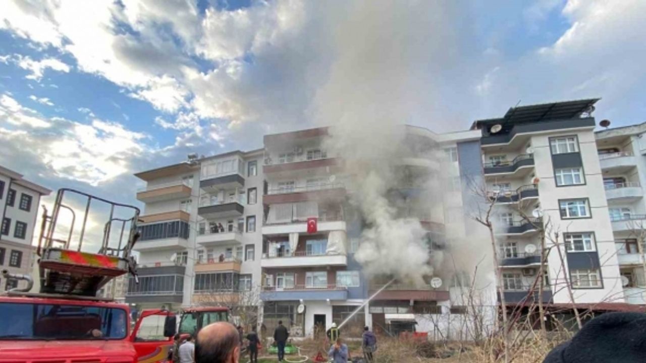 Sinop’ta apartman dairesinde yangın: 1 kişi dumandan etkilendi