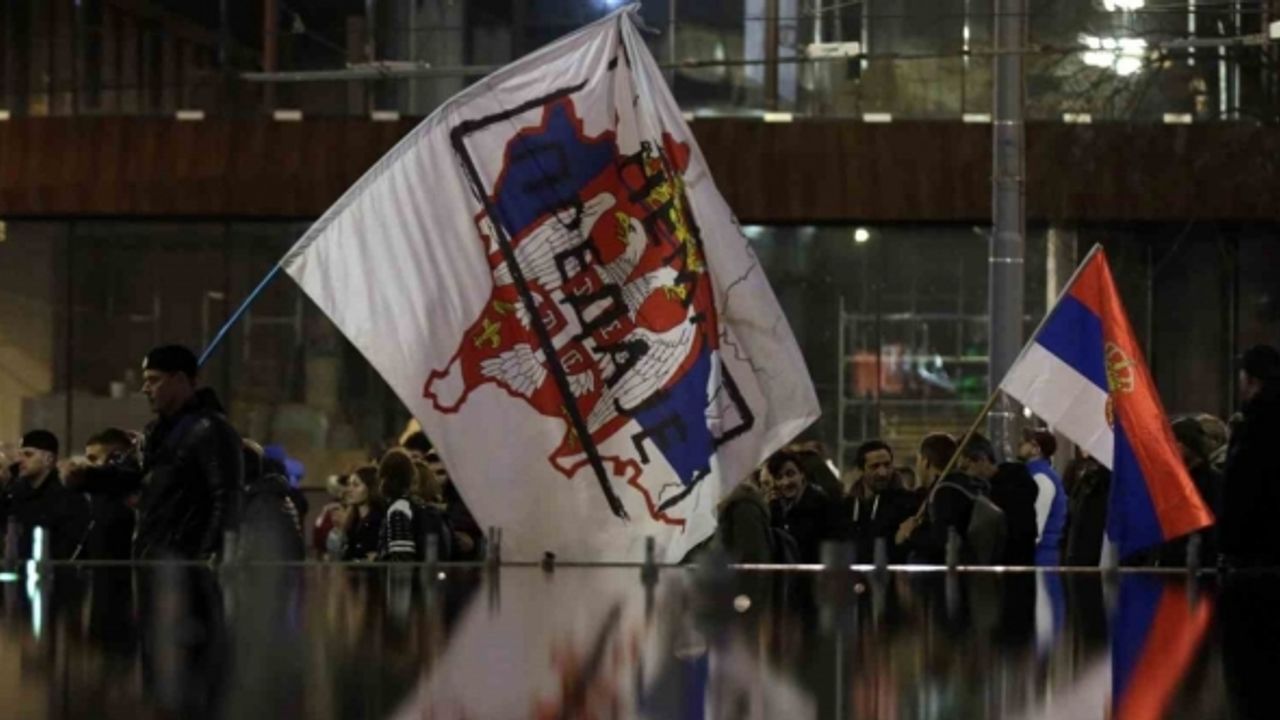 Sırbistan’da Kosova ile normalleşme anlaşması protesto edildi
