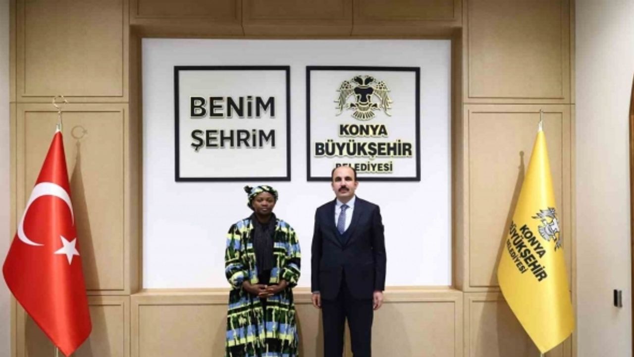 Uganda Büyükelçisi Tiperu Başkan Altay ile bir araya geldi