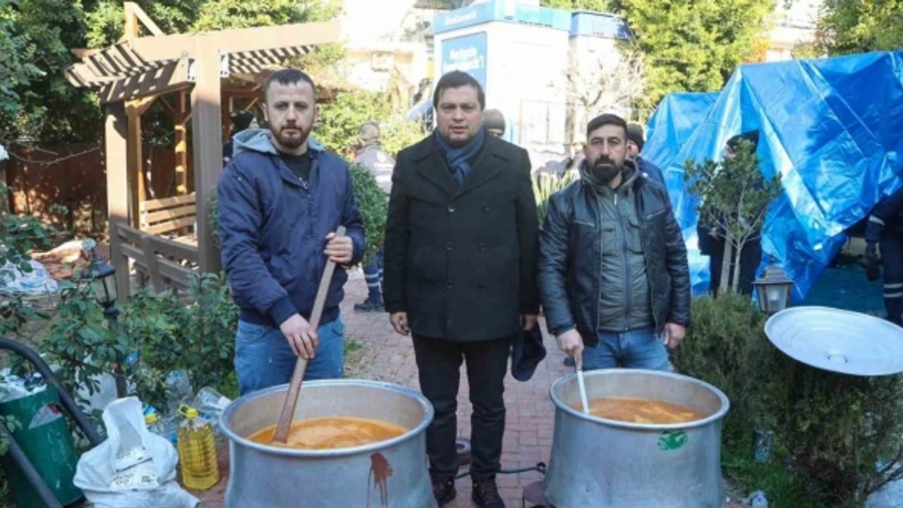 Uşak Belediyesi depremzedelerin yüzlerini güldürmeye devam ediyor