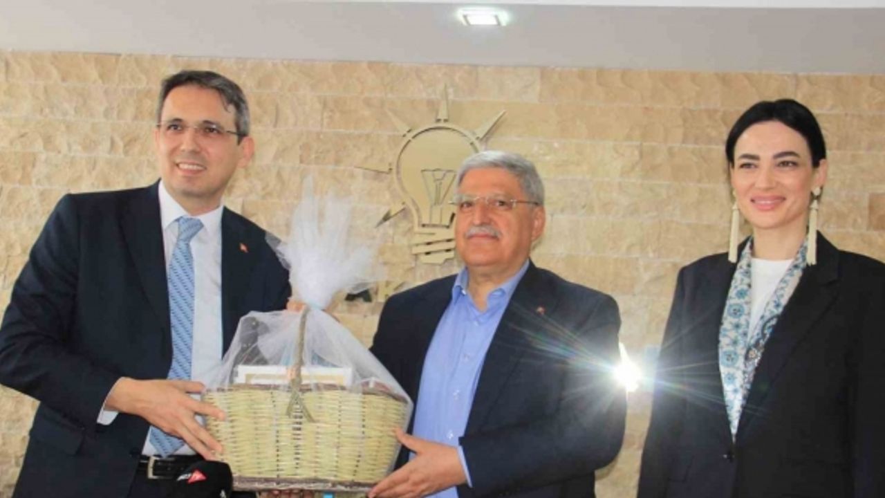 AK Parti Genel Başkan Yardımcısı Demiröz: Türkiye’yi tökezletmeye çalışanlar tarihten beri aynı kişilerdir