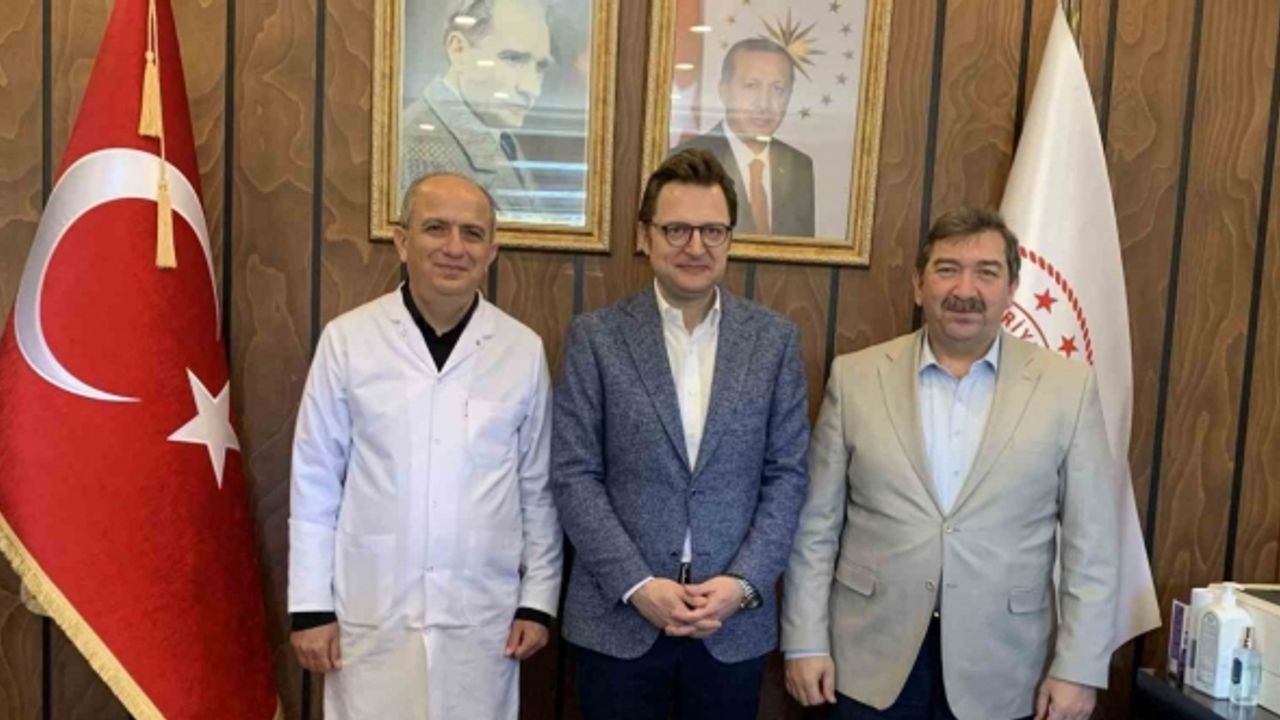 AK Parti Milletvekili Adayı, Kalp ve Damar Cerrahı Prof. Dr. Halit Yerebakan: “Seçim bölgemde her gün farklı hastanelere gidiyorum”