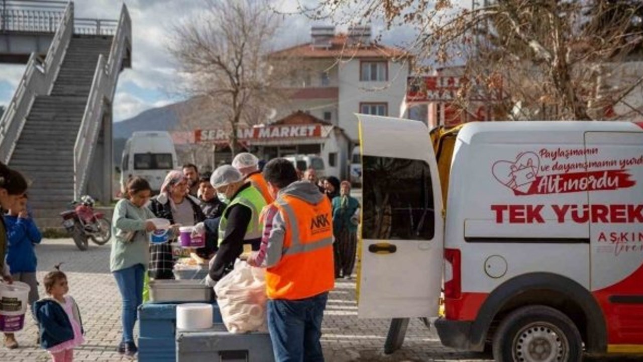 Altınordu Belediyesi, Ramazan ayında günlük 30 bin iftar yemeği ikram etti