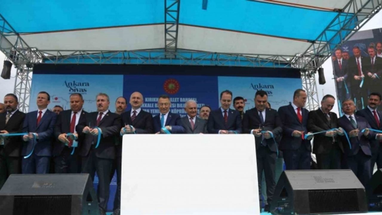 Ankara-Sivas Yükse Hızlı Treni Kırıkkale’de coşkuyla karşılandı