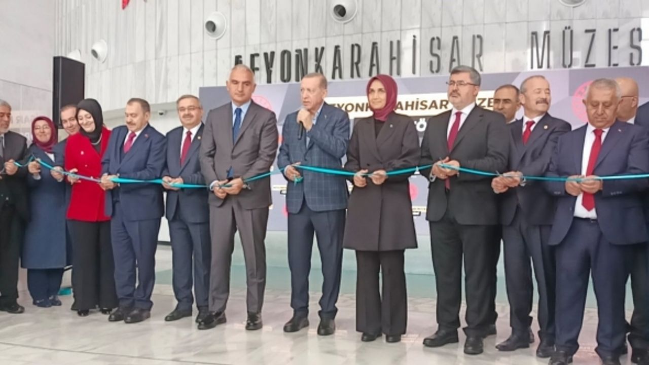 Cumhurbaşkanı Erdoğan bölgesinin en büyük Afyonkarahisar Arkeoloji Müzesi’ni hizmete açtı
