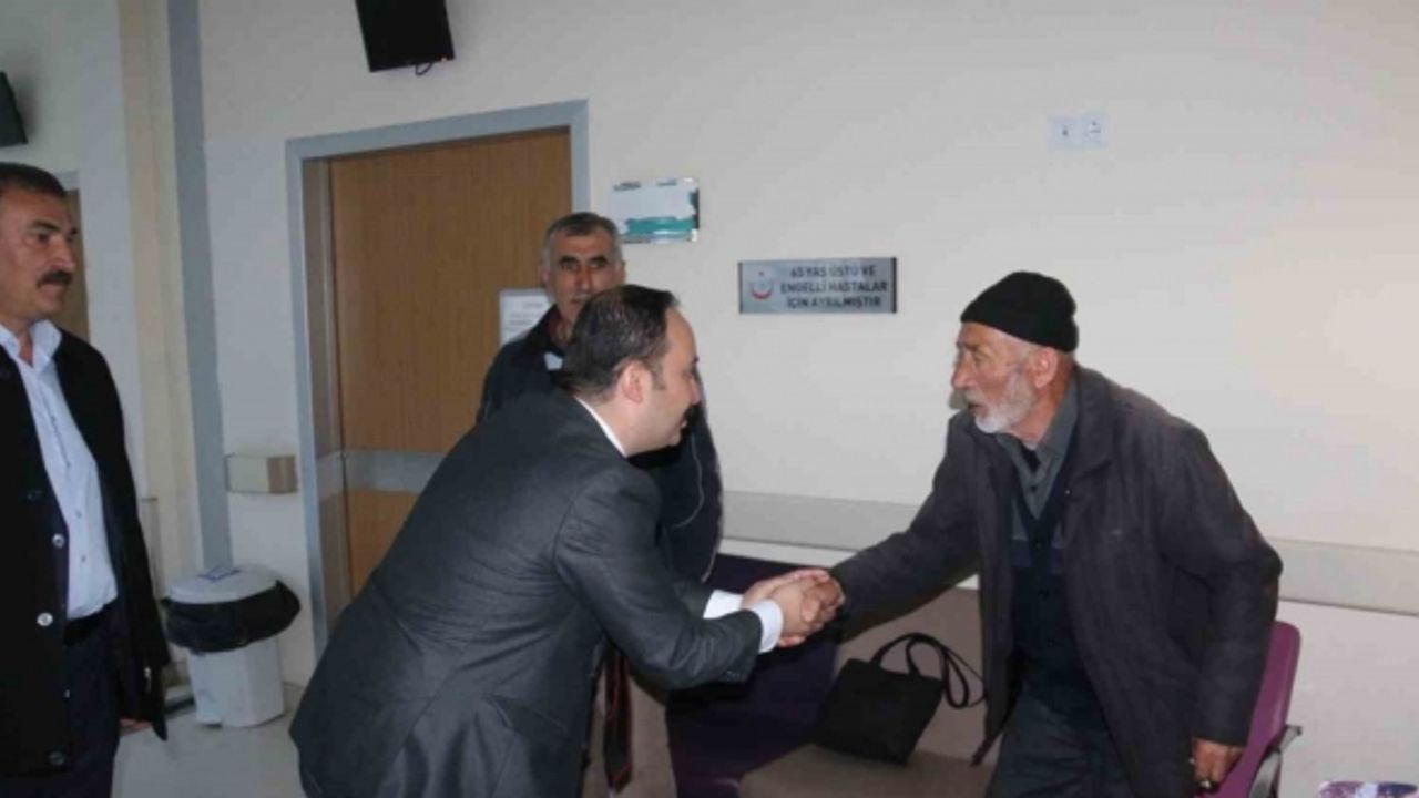 MHP Sivas Milletvekili adayı İpek, hastaları ziyaret etti