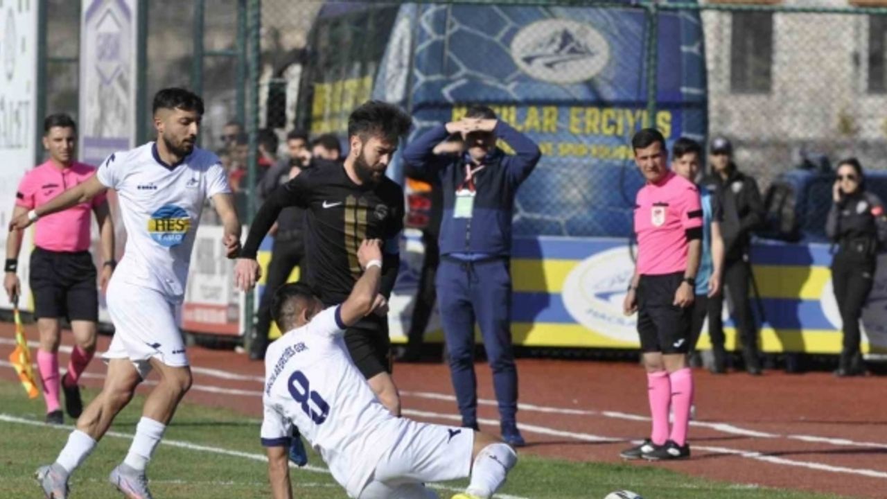 Sincan Belediyespor - Talasgücü maçının hakemi Melih Kurt